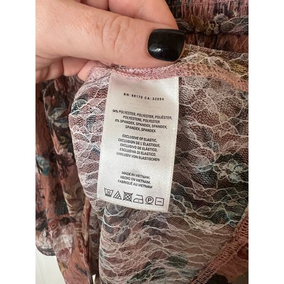 Anthropologie Akemi + Kin Women's Floral Pink Rose Patriza Blouse Size Medium - Picture 6 of 6